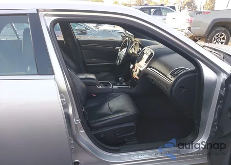 2012 Chrysler 300 Limited z USA, uszkodzony, nr VIN 2C3CCACG8CH175524